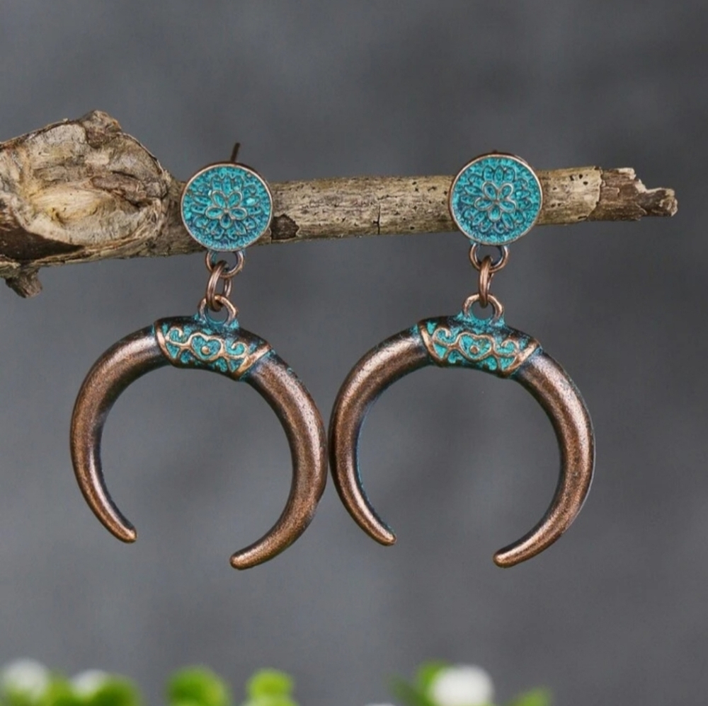 🆕️Moon Drop Earrings